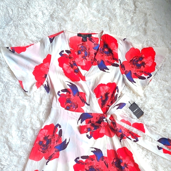 NWT Forever 21 'Contemporary' Wrap Dress - Sz S - Picture 2 of 7